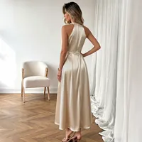 Robe décontractée en satin couleur champagne, taille haute, coupe ajustée, sans manches, design uni