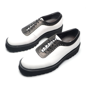 Chaussures Oxford en cuir de vachette superposé avec semelles souples, rehaussant l'apparence pour les occasions formelles, professionnelles ou décontractées. Chaussures en cuir. - Product Image 2