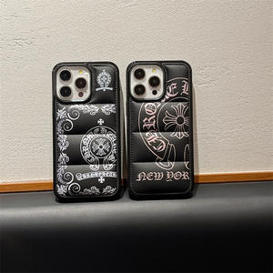 Ingrosso piumino di lusso marchio croce TPU custodia per telefono <span class=keywords><strong>iphone</strong></span> 16 creativo stile di moda <span class=keywords><strong>Cover</strong></span> per <span class=keywords><strong>iphone</strong></span> 15 14 13 12 <span class=keywords><strong>11</strong></span> <span class=keywords><strong>Pro</strong></span> - Product Image 1