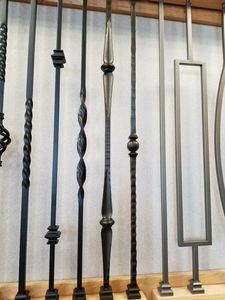 Balaustre <span class=keywords><strong>de</strong></span> hierro forjado artesanal <span class=keywords><strong>de</strong></span> una sola cinta, 1/2" x 44", con husillo negro para barandales <span class=keywords><strong>de</strong></span> escalera <span class=keywords><strong>de</strong></span> estilo tradicional <span class=keywords><strong>de</strong></span> herrero - Product Image 6