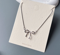 Cartes d'emballage de bijoux personnalisées haut de gamme imprimées en offset 4 couleurs avec logo en relief/en creux, taille personnalisée pour boucles d'oreilles, pinces à cheveux, colliers
