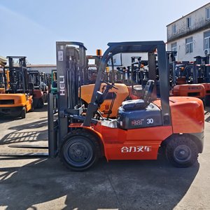 Chariot élévateur diesel 3T HELI 4x4 manuel FD30 à prix avantageux avec mât triplex 4,5 m pour la manutention des matériaux - Product Image 3