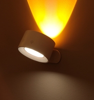 Lampe de bureau magnétique sans fil Boyid OEM moderne à LED DC pour la lecture, avec contrôle tactile réglable et chargeur sans fil, pour protéger les yeux