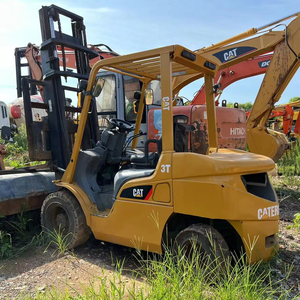 Montacargas Usado de Segunda Mano en Venta, Maquinaria para Movimiento de Tierras CAT FD30 - Product Image 1