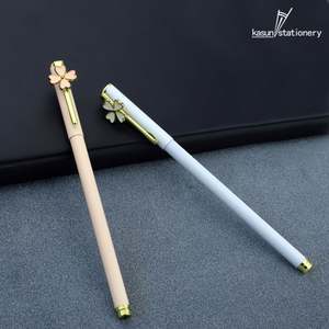 Bolígrafo de Metal con Trébol de Cuatro Hojas, Detalles en Dorado, para Regalos y Uso Diario - Product Image 4