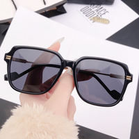 Lunettes de soleil rectangulaires polarisées punk de créateur personnalisées à la mode de luxe pour hommes et femmes Lunettes de soleil
