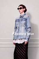 Jaket Kemeja Denim Wanita Model Vintage Warna Medium Wash dengan Aksen Kerut, Saku Tempel, Potongan Regular, Kancing Formal, dan Gaya Kasual