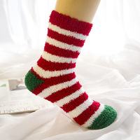 Vente en gros de chaussettes de Noël respirantes pour dormir, chaussons en peluche épais, bas à fourrure, chaussettes chaudes pour l'hiver et la maison