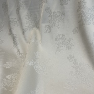 قماش بروكيد جاكار ساتان عاجي بعرض 59 بوصة يباع بالياردة من فاكتابك إكستشينج - Product Image 3