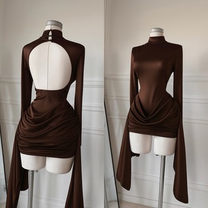 Robe moulante asymétrique à col haut et manches longues, mini-robe froncée pour soirée et club - Product Image 4