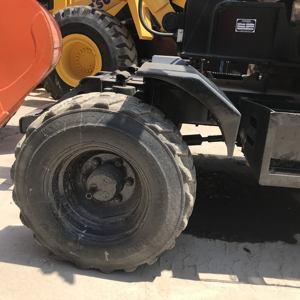 Excavatrice Hyundai 60W-7 modèle 7 tonnes, moteur Cummins, prix bas, unité d'occasion, peinture d'origine, comprend des composants de pompe Enerpac, boîte de vitesses - Product Image 2