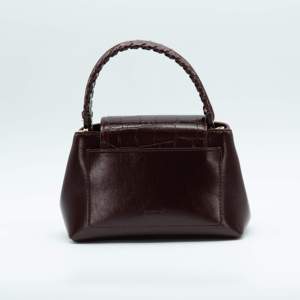 <span class=keywords><strong>Borsa</strong></span> a Tracolla Mini da <span class=keywords><strong>Donna</strong></span> in Pelle Goffrata Effetto Coccodrillo <span class=keywords><strong>Bordeaux</strong></span> con Manico Intrecciato e Chiusura Girevole Dorata Stile Retrò - Product Image 5