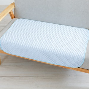 Alfombrilla transpirable de seda helada para mascotas para el verano para perros y gatos: almohadilla fría multiusos para sofá, suelo y asiento de coche - Product Image 3