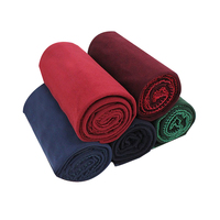 Vente chaude d'usine Couverture de voyage moderne en polyester 100% ignifuge de couleur personnalisée avancée Couverture de canapé de voyage Couverture de voyage pour les quatre saisons