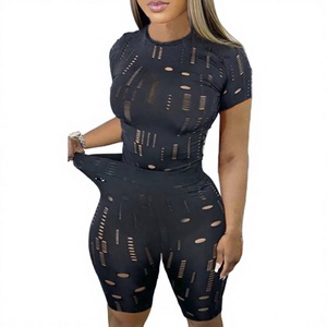 Ensemble 2 pièces short femme noir motif géométrique perforé sportif respirant tricoté en spandex moulant au-dessus du genou tenue d'été - Product Image 1