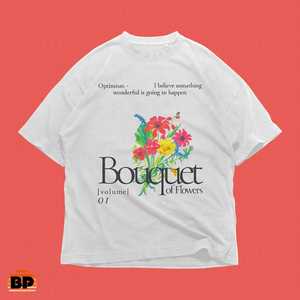 T-shirt con grafica Bouquet Of Flowers, t-shirt oversize con tipografia floreale vintage, stile streetwear romantico Y2K - Product Image 1