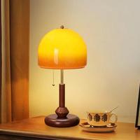 Lampe de table en bois rétro avec abat-jour en verre décoratif de style américain de couleur noyer