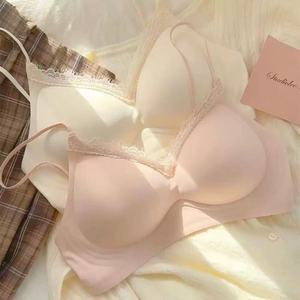 Sujetador sin costuras con tirantes finos para mujeres con busto pequeño, diseño push-up y espalda elegante. - Product Image 2