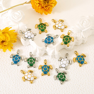 Breloques Tortue en Acier Inoxydable Micro-Incrustées Vert Bleu Blanc Couleur Or 18K Accessoires Bijoux Unisexe - Product Image 1