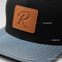 Casquette de baseball personnalisée noire à visière plate, 6 panneaux, snapback, visière en jean bleu, patch en cuir, réglable, vente en gros, OEM, faible MOQ