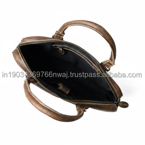 Bolso Bandolera de Cuero Estilo Bohemio Impermeable con Detalles de Remaches para Mujer, Viajes de Negocios, Precio de Mayoreo desde India - Product Image 1