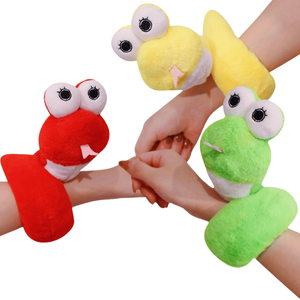 Nueva Llegada 38cm Año Nuevo Serpiente Con Ojos Grandes Juguete Peluches Suave Lindo Animal de Peluche Mano Slap Pulsera Clip Anillo - Product Image 4