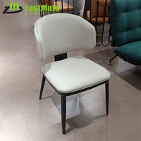 Chaise de salle à manger commerciale de luxe moderne et durable avec cadre en tissu, option bois massif, doublure en coton, pour hôtel, villa, appartement, salon