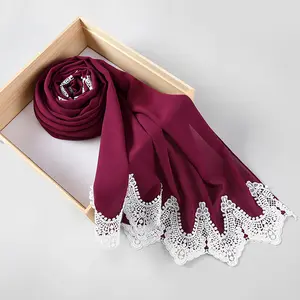 2022畅销新款高品质新款珍珠雪纺实心穆斯林头巾马来西亚时尚拼接蕾丝女围巾