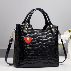 Bolsos de Hombro de Moda Vintage al por Mayor de Guangzhou, Bolsos de Mano de Cuero PU Personalizados para Mujer - Product Image 3