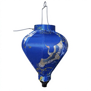 Linterna de Seda Hecha a Mano en Hoi An, Vietnam, Material Artesanal de Bambú para Decoración de Bodas de Lujo e Iluminación - Product Image 1