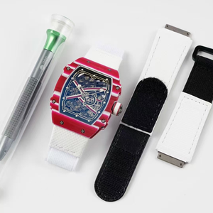 นาฬิกาข้อมือผู้ชายสไตล์สปอร์ต หน้าปัดสีสันสดใส ดีไซน์กันกระแทกหลายชั้น - Product Image 4