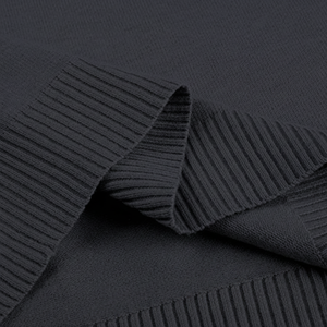 เสื้อสเวตเตอร์คอเต่าของผู้ชายสำหรับฤดูหนาวเสื้อกันหนาวแบบสวมหัวคอเต่าสีพื้น - Product Image 1