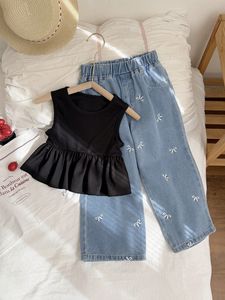 Set Pakaian Grosir untuk Balita Perempuan, Atasan Rajut Polos Tanpa Lengan dengan Ruffle + Celana Jeans Berpita, Set Pakaian 2 Pcs - Product Image 2
