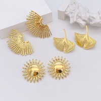 Anting Tusuk Kupu-kupu Bunga Elegan Bahan Stainless Steel Lapis Emas Anti Air Hipoalergenik Bebas Nikel Tahan Luntur
