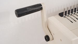 उच्च गुणवत्ता और स्थायित्व लिखने पुस्तक धागा दस्तावेज़ के लिए भारी शुल्क कंघी बंधन मशीन बाध्यकारी - Product Image 2