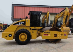 Caterpillar <b>Used</b> <b>Road</b> <b>Roller</b> Vibrator CS583 CS683 <b>Road</b> Compactor CS683e Apisotero Usado Price - Product Image 4