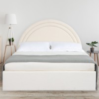 Elegante Base de Cama Tapizada en Bouclé con Diseño Suave y Redondeado para Colecciones de Dormitorios de Lujo