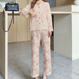 Fabrika Satışı <span class=keywords><strong>2026</strong></span> Yaz Kadın Nakışlı Gazlı Bluz Yüksek Bel Düz Paça Pantolon Takımı Moda Günlük - Product Image 1