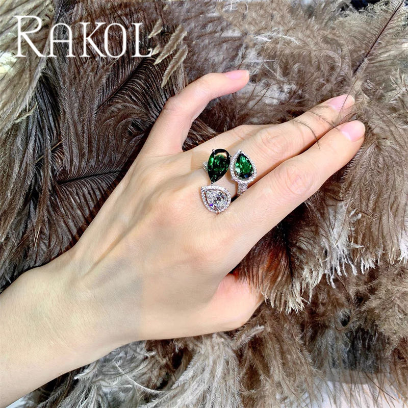 ขาว + เขียว