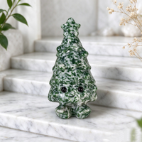 Figurine d'arbre de Noël mignonne sculptée à la main en pierre précieuse naturelle, statue d'arbre en cristal, décoration d'intérieur, artisanat en cristal, cadeau