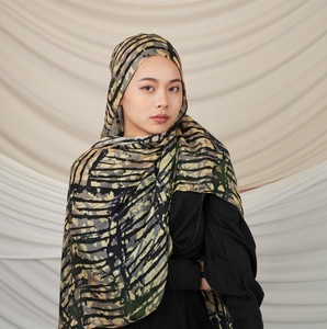 Khimar de Verano para <span class=keywords><strong>Mujer</strong></span> Musulmana, Estilo Hui, de Viscosa Modal, con Protección Solar, Estampado Étnico Europeo-Americano, de Secado Rápido - Product Image 1