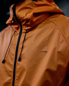 Maßgefertigte Outdoor Softshell Leichtgewicht Laufjacke Wasserabweisend Wasserdicht Winddicht Wanderjacke für Herren Ripstop-Nylon Windbreaker - Product Image 3