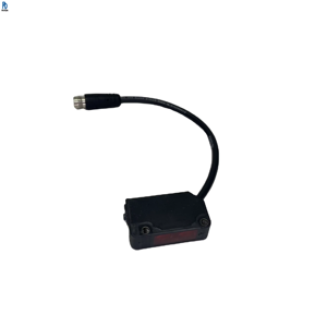 เซ็นเซอร์โฟโตอิเล็กทริกแบบสะท้อนแสงทรงสี่เหลี่ยม KEYENCE PZ-V32P ชนิดขั้วต่อ M8 แบบ PNP พร้อมแอมพลิฟายเออร์ในตัว - Product Image 1