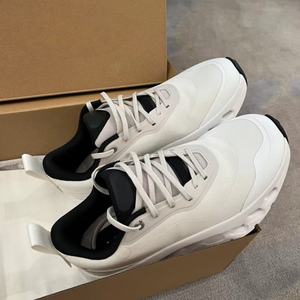 Chaussures de sport personnalisées de haute qualité pour la course en extérieur, basses, respirantes, pour hommes et femmes, style rétro décontracté pour la marche - Product Image 5