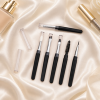 Tragbarer Mini-Make-up-Pinsel mit individuellem Logo, Einzelstück, Synthetikfaser, Aluminiumhülse, Kunststoffgriff mit transparenter Staubschutzkappe