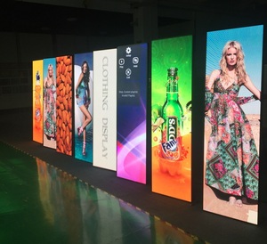 Pantalla LED Plegable para Señalización Digital Interior, Cartel LED con WiFi, 4G, USB, P2.5, Banners LED con Video para Publicidad y Tiendas - Product Image 4