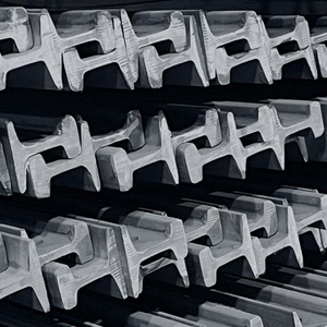 Rieles de Acero para Ferrocarril Ligero, Material de Vía Laminado en Caliente, Marca BAOGANG, Grado Q235B para Proyectos Industriales y de Transporte - Product Image 2