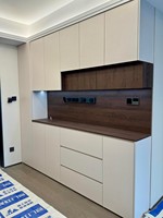 Chaise de salle à manger en bois minimaliste moderne avec armoire de rangement à panneaux, grande capacité, gain de place pour l'ameublement de la maison