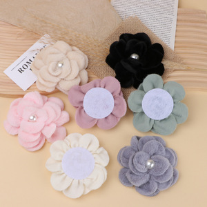 Pinzas para el Cabello con Flores de Perlas de Felpa de 12 cm Hechas a Mano para Uso Diario - Product Image 2