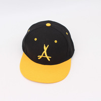 Gorra Snapback Deportiva Unisex con Logotipo Personalizado, Diseño de Leopardo, Bicolor Negro y Amarillo, Precio de Fábrica al por Mayor, Estructurada de 6 Paneles, Estilo Hip Hop y Béisbol